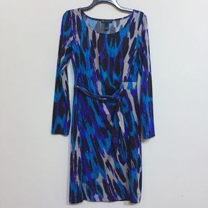 Stretchy long sleeved dress with tie at waist